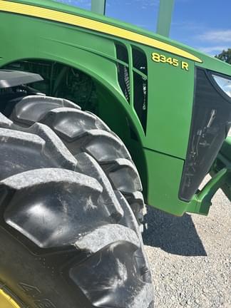 Image of John Deere 8345R equipment image 1