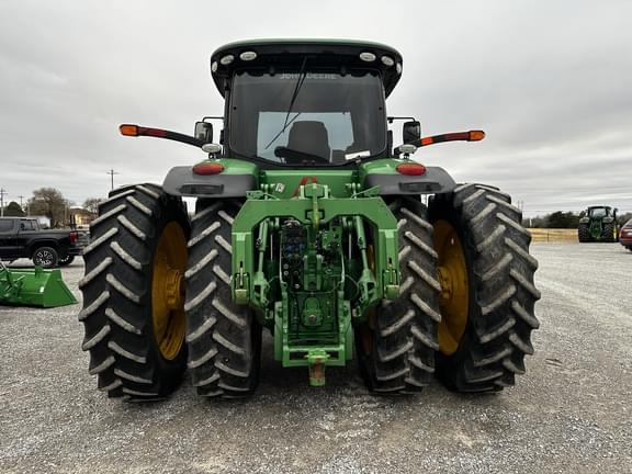 Image of John Deere 8370R equipment image 4