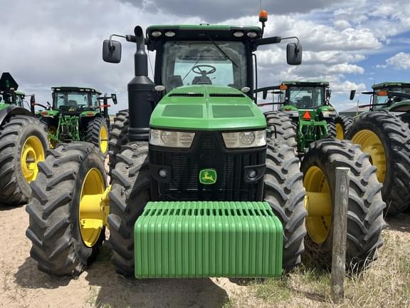 Image of John Deere 8370R equipment image 1