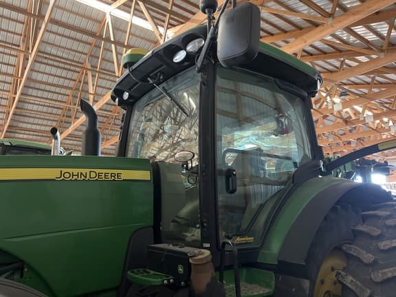 Image of John Deere 8370R equipment image 2