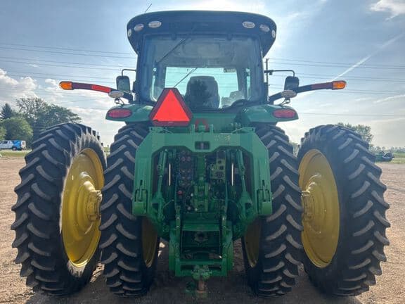 Image of John Deere 8370R equipment image 3