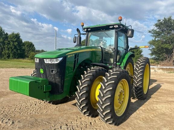 2016 John Deere 8370R Equipment Image0