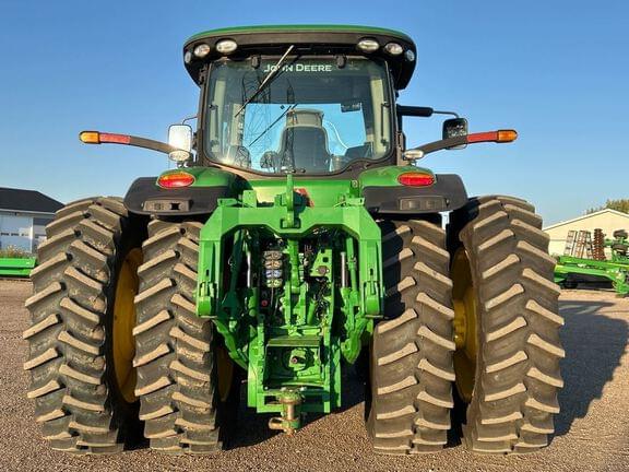 Image of John Deere 8370R equipment image 3