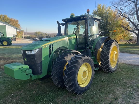 2016 John Deere 8370R Equipment Image0