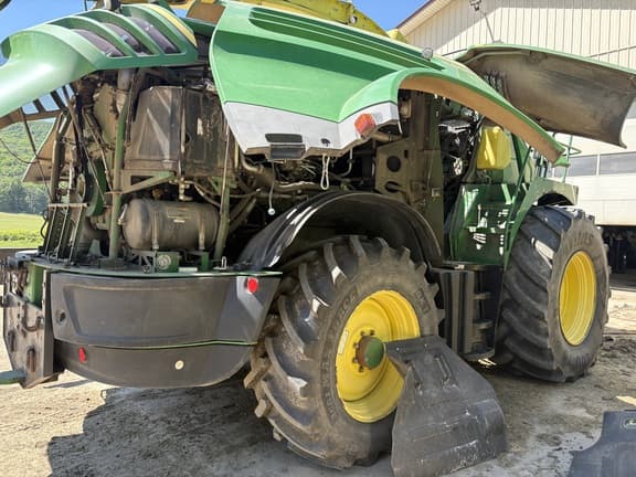 Image of John Deere 8600 equipment image 1