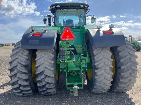 Image of John Deere 9370R equipment image 3