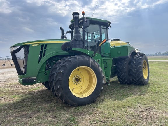 2016 John Deere 9370R Equipment Image0