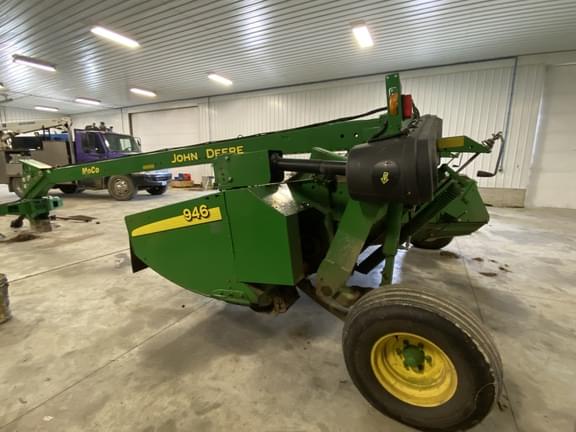 Image of John Deere 946 equipment image 2