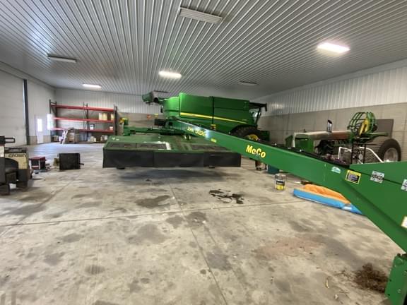 Image of John Deere 946 equipment image 4