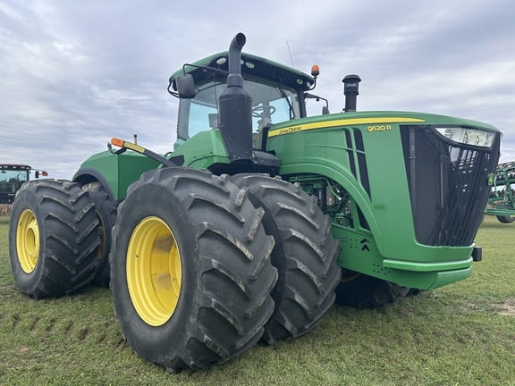 2016 John Deere 9520R Equipment Image0
