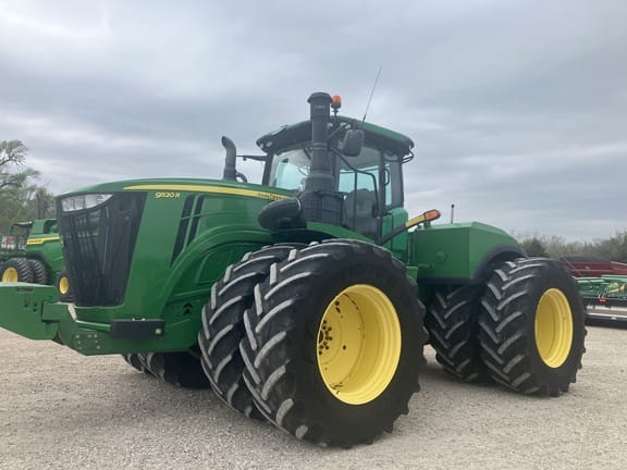 2016 John Deere 9520R Equipment Image0
