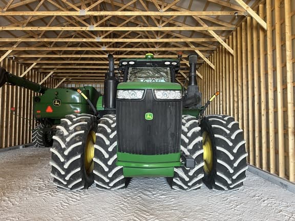 Image of John Deere 9520R equipment image 1