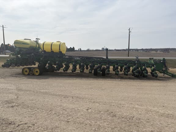 Image of John Deere DB90 equipment image 2