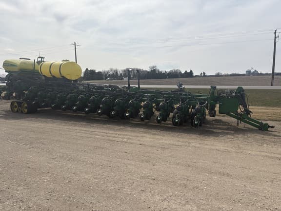 Image of John Deere DB90 equipment image 1