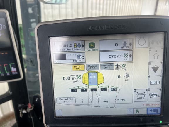 Image of John Deere R4023 equipment image 2