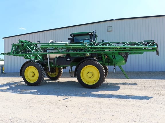 2016 John Deere R4038 Equipment Image0