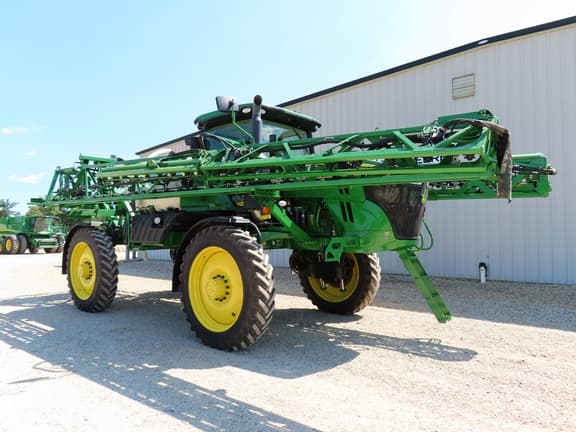 Image of John Deere R4038 equipment image 1