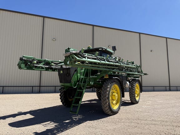 2016 John Deere R4045 Equipment Image0