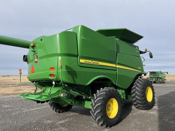 Image of John Deere S650 equipment image 3