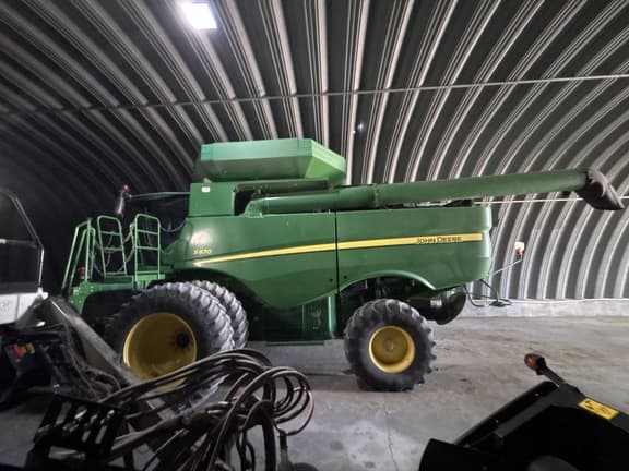 Image of John Deere S670 equipment image 2