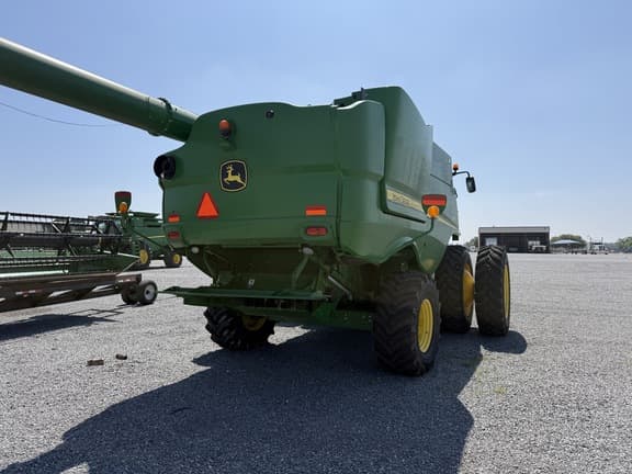 Image of John Deere S670 equipment image 4