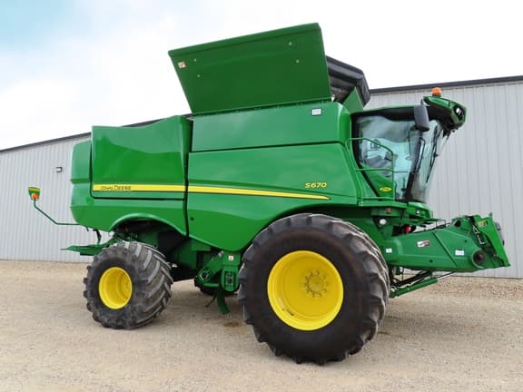 Image of John Deere S670 Primary image
