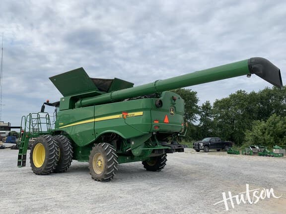 Image of John Deere S680 equipment image 3