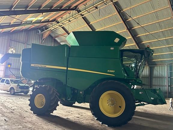 Image of John Deere S680 Primary image
