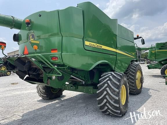 Image of John Deere S680 equipment image 2