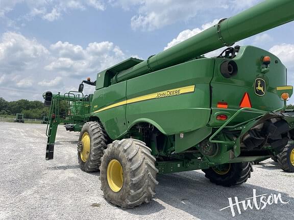 Image of John Deere S680 equipment image 4