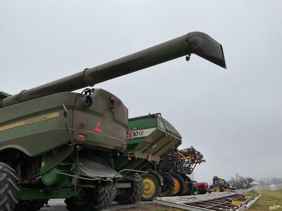 Image of John Deere S680 equipment image 3