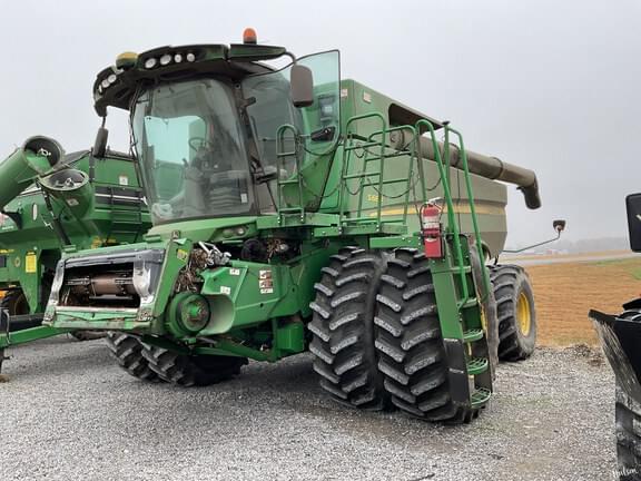 Image of John Deere S680 equipment image 1