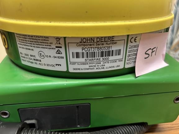 Image of John Deere StarFire 3000 equipment image 4