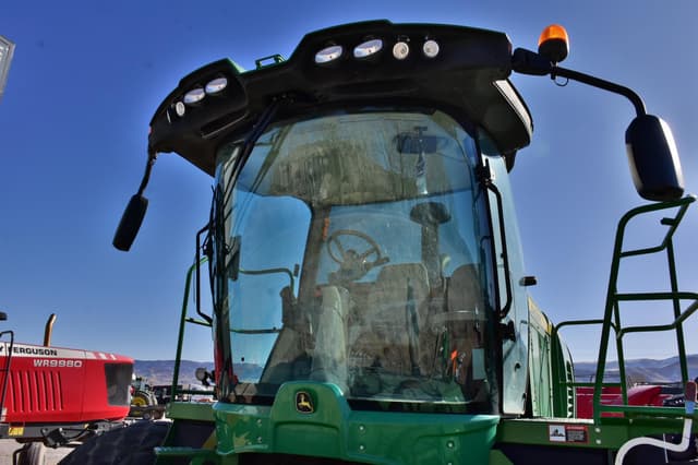 Image of John Deere W235 equipment image 3