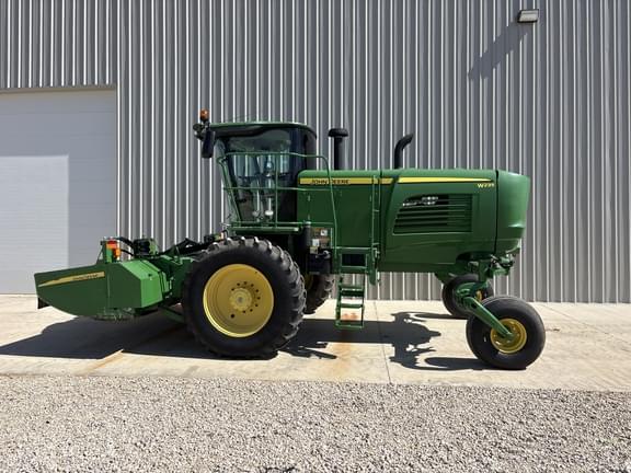 Image of John Deere W235 equipment image 4