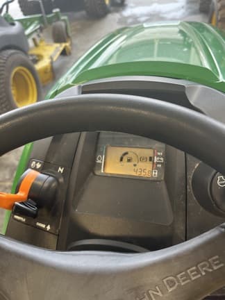 Image of John Deere X330 equipment image 4