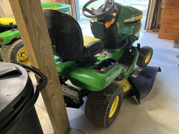 Image of John Deere X370 equipment image 3