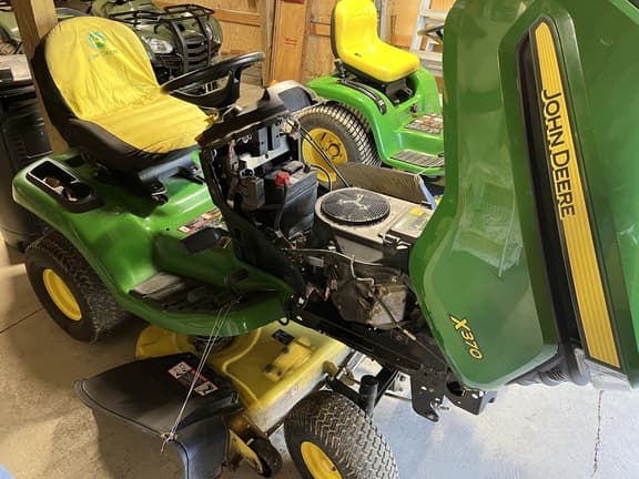 Image of John Deere X370 equipment image 1