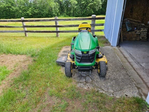 Image of John Deere X380 equipment image 1