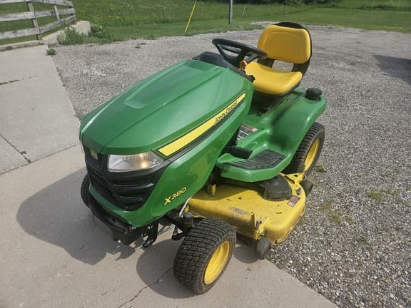 Image of John Deere X380 equipment image 3