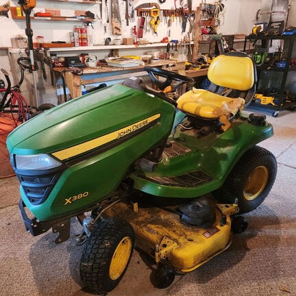 2016 John Deere X380 Equipment Image0