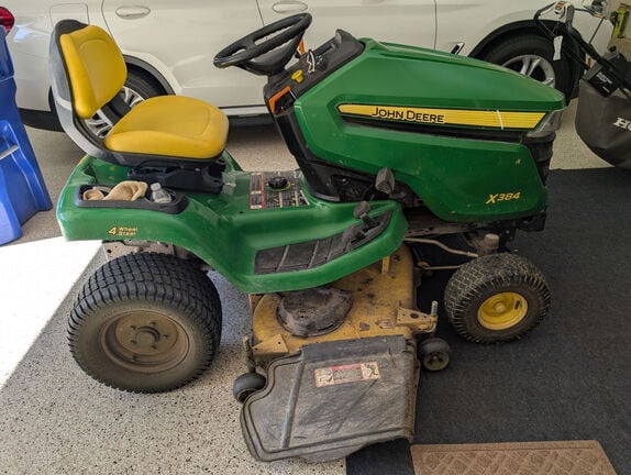 2016 John Deere X384 Equipment Image0