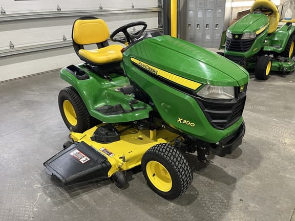 Image of John Deere X390 equipment image 1