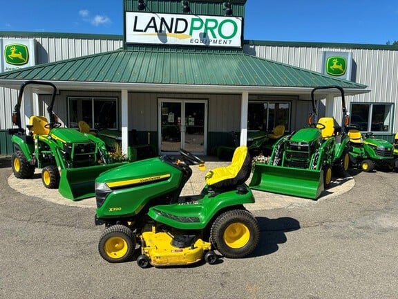 2016 John Deere X390 Equipment Image0
