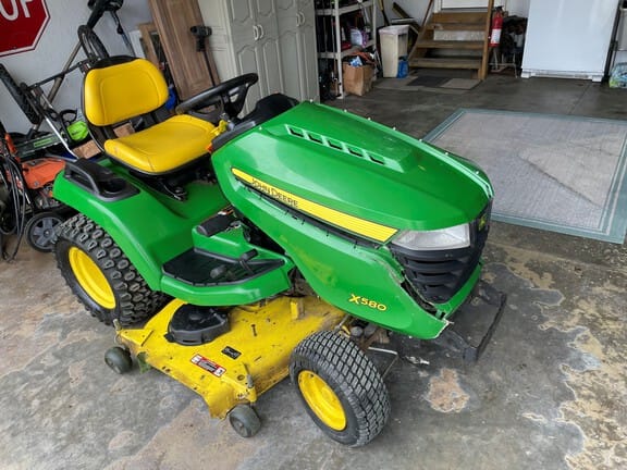 2016 John Deere X580 Equipment Image0