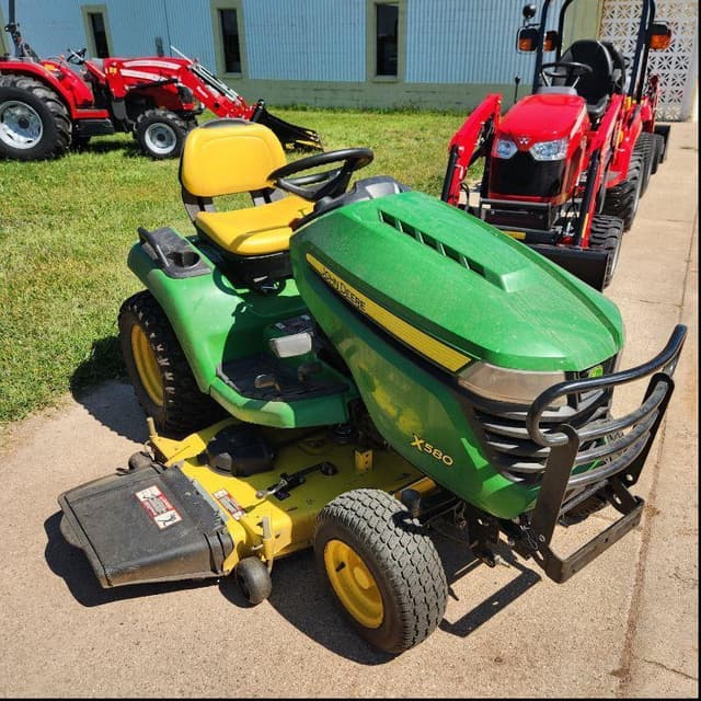 Image of John Deere X580 equipment image 2