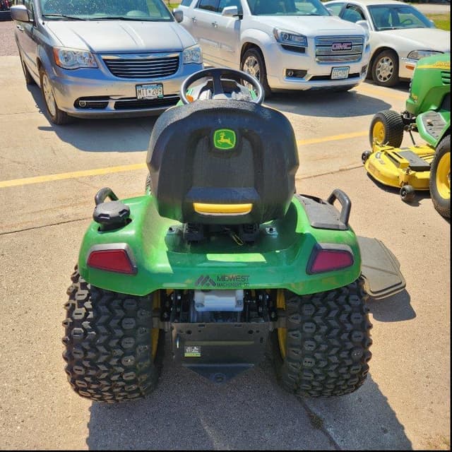 Image of John Deere X580 equipment image 4