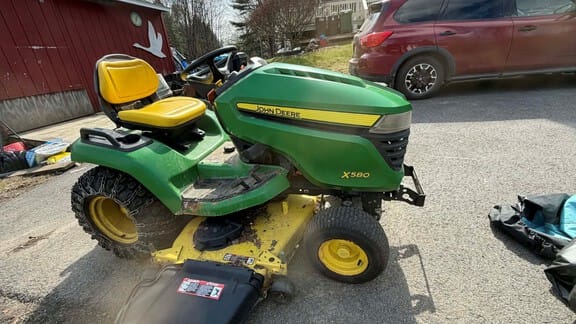 2016 John Deere X580 Equipment Image0