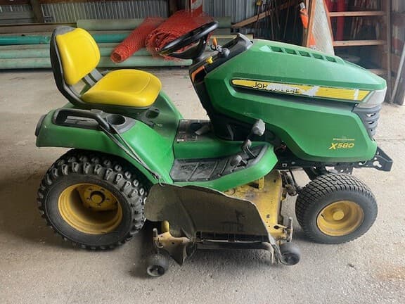 Image of John Deere X580 equipment image 1