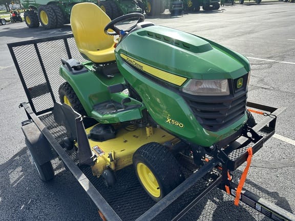 2016 John Deere X590 Equipment Image0